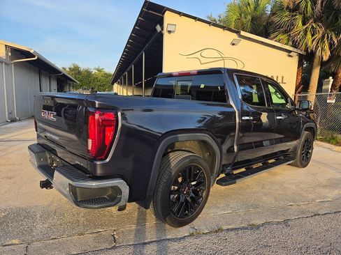 Used 2022 GMC Sierra 1500 SLT w/ SLT Premium Plus Package RWD image 5