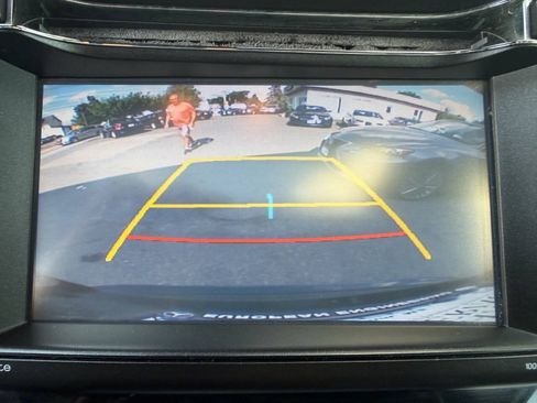 Used 2018 Toyota RAV4 XLE AWD/4WD image 16