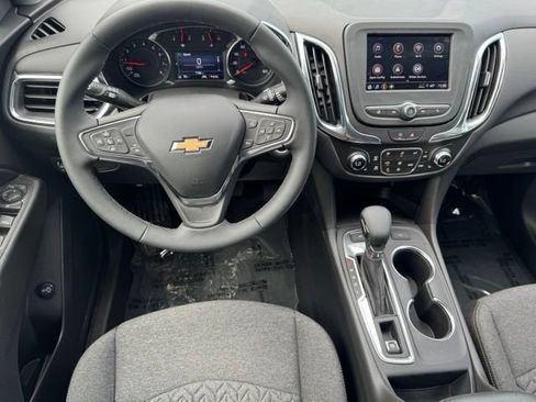 Used 2023 Chevrolet Equinox LT AWD/4WD image 13