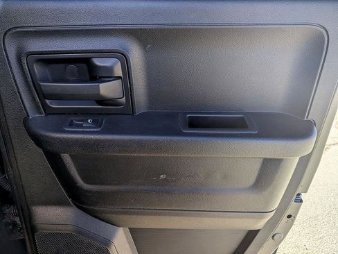 Used 2018 RAM 1500 Express image 27