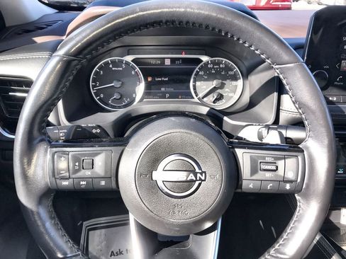 Used 2023 Nissan Rogue SL w/ SL Premium Package image 14