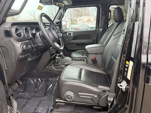 Used 2023 Jeep Wrangler Unlimited Sahara w/ Cold Weather Group image 12