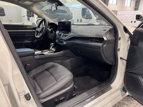 Used 2023 Nissan Altima 2.5 SL FWD image 13