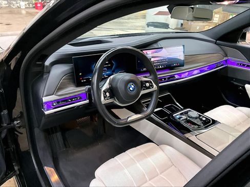 Used 2024 BMW i7 xDrive60 w/ Executive Package AWD/4WD image 16