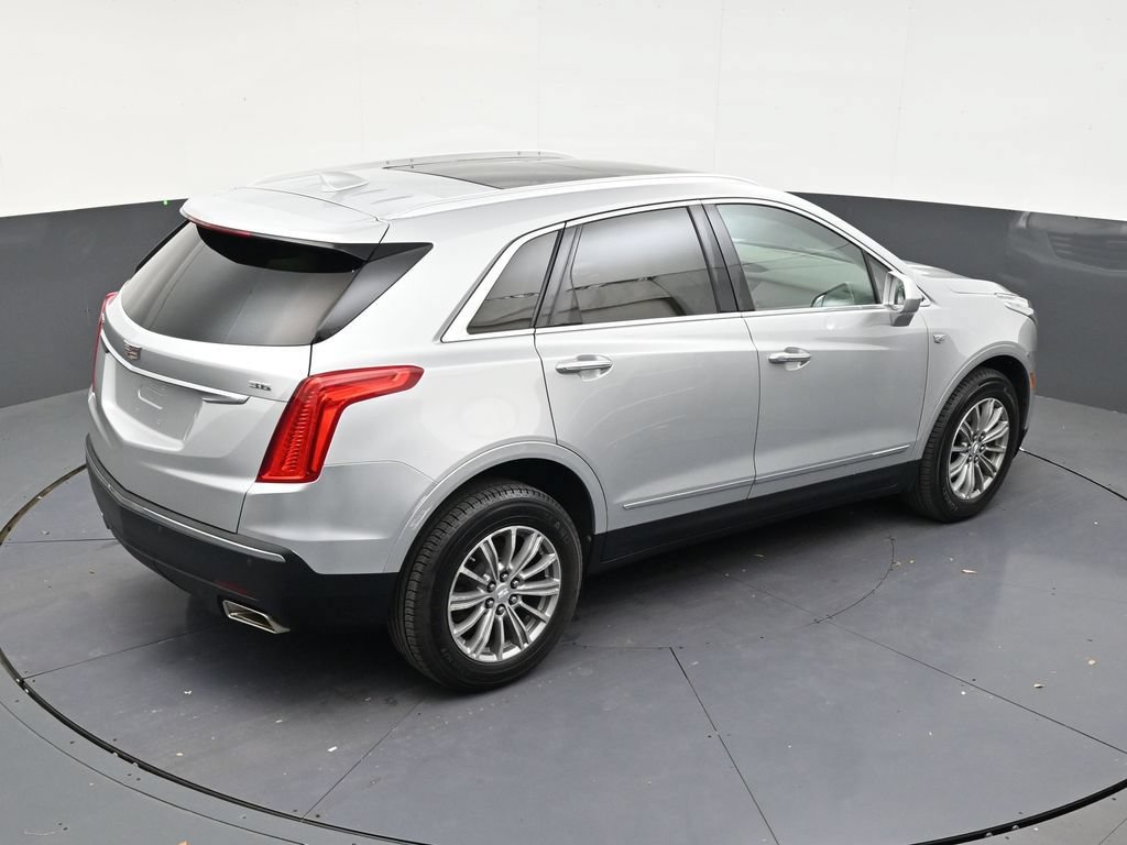 Used 2017 Cadillac XT5 Luxury w/ Driver Awareness Package FWD image 16