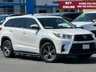 Used 2017 Toyota Highlander LE