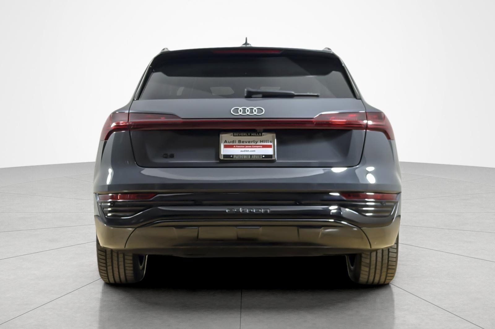Used 2024 Audi Q8 e-tron Premium AWD/4WD image 4