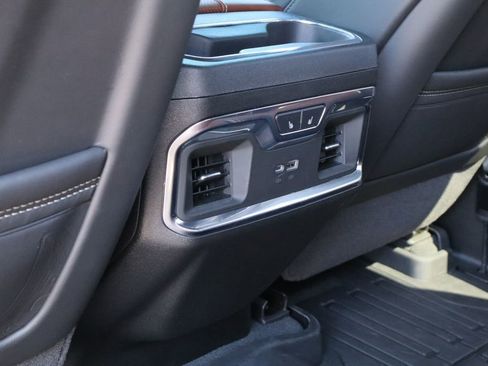 Certified 2025 GMC Sierra 2500 Denali Ultimate image 26