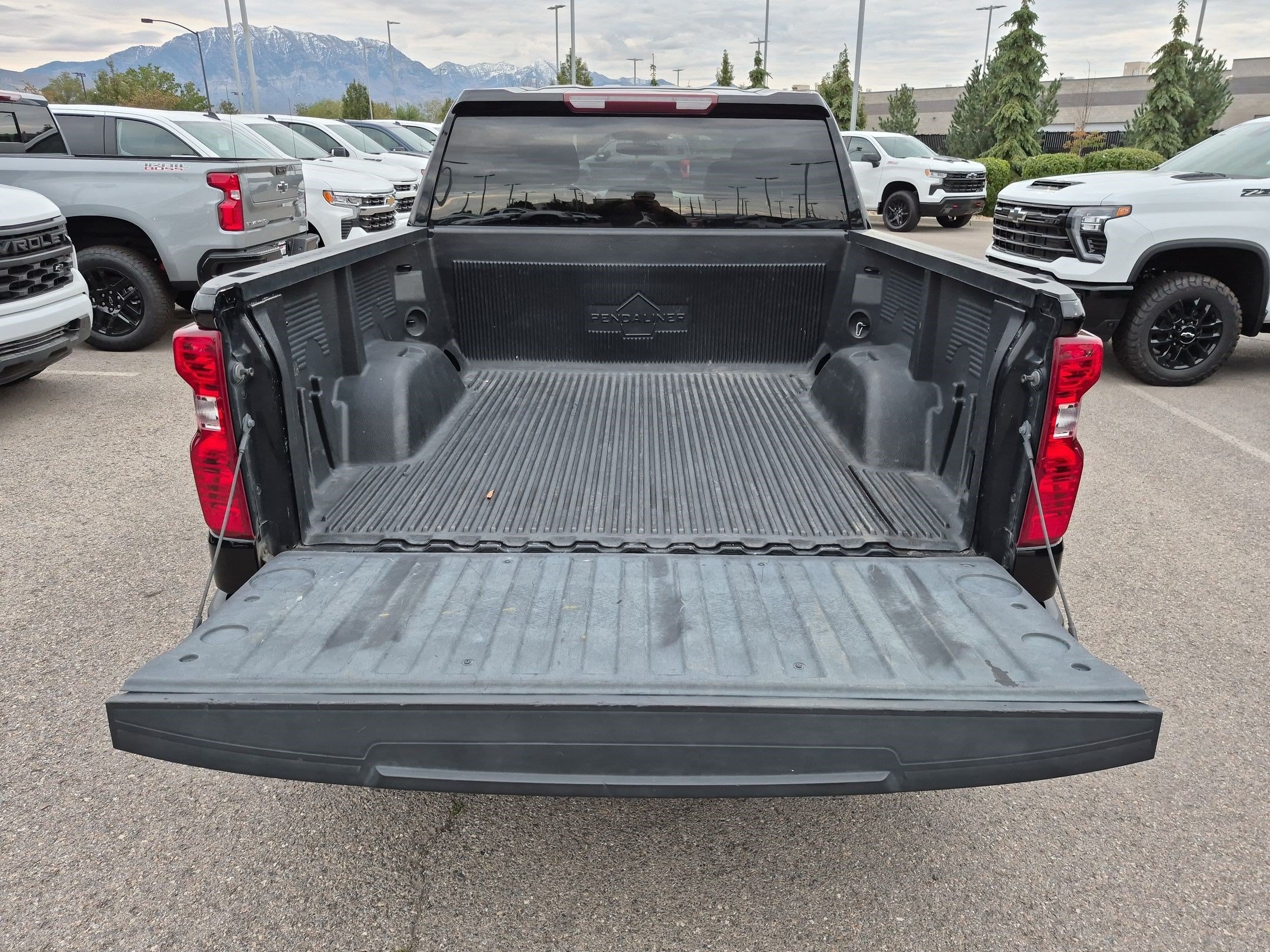 Used 2020 Chevrolet Silverado 1500 LT AWD/4WD image 27