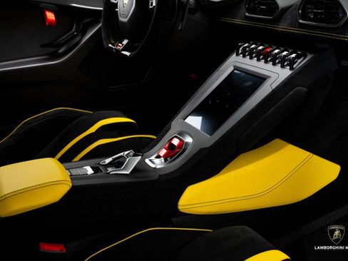 Used 2024 Lamborghini Huracan STO image 52