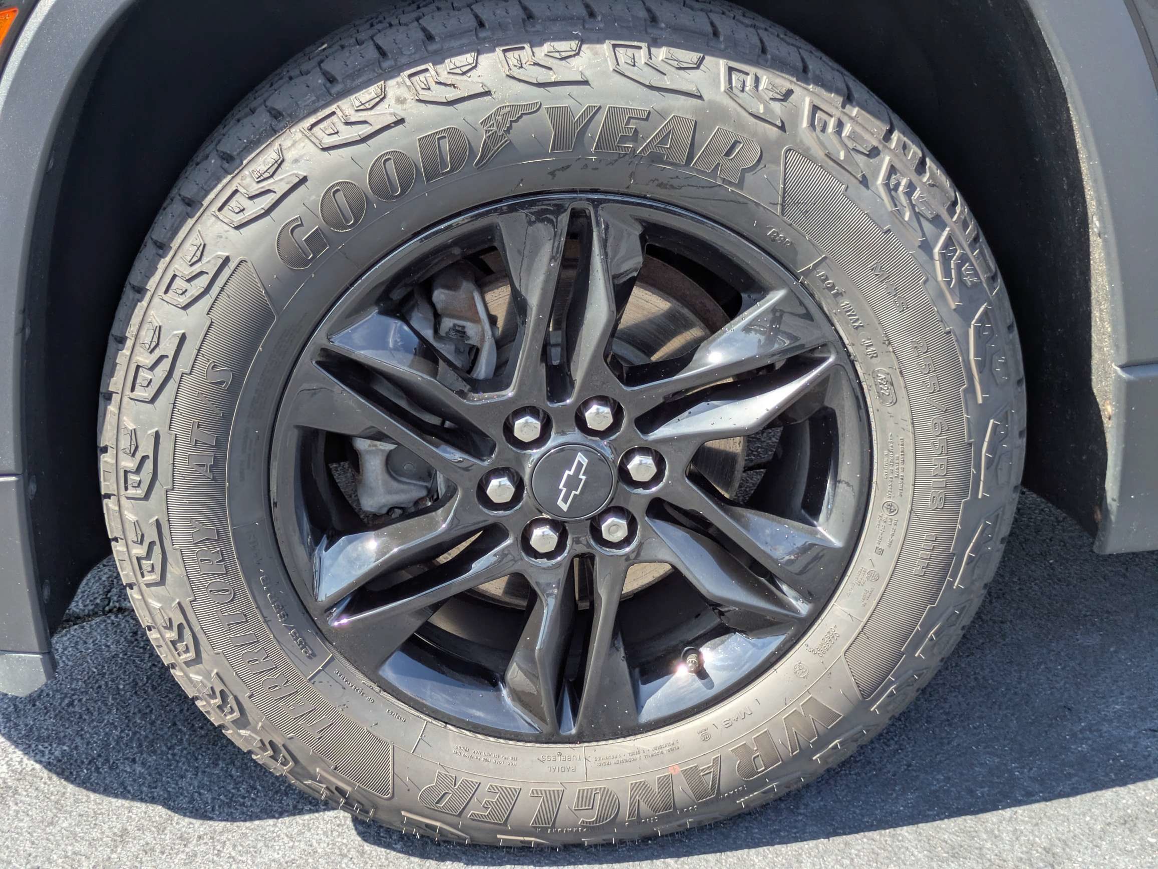 Used 2024 Chevrolet Traverse LT w/ Midnight/Sport Edition AWD/4WD image 33