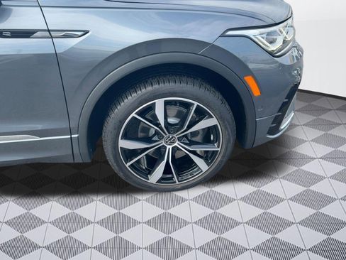 Certified 2022 Volkswagen Tiguan SEL R-Line image 11