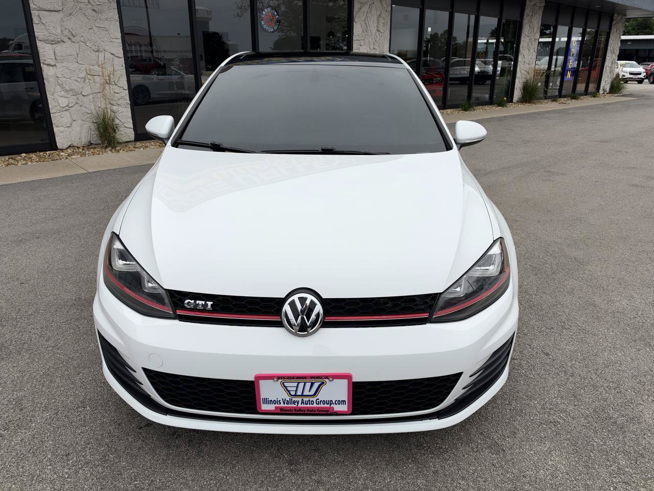 Used 2015 Volkswagen GTI SE w/ Lighting Package (SEL) FWD image 10