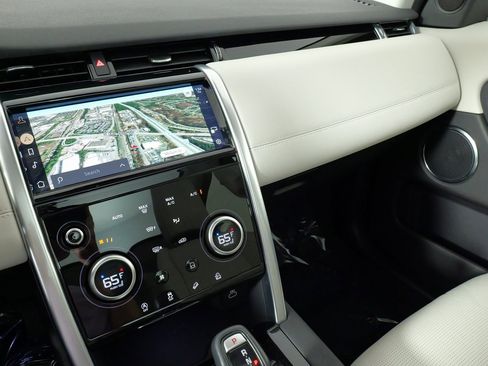 Used 2023 Land Rover Discovery Sport S image 52
