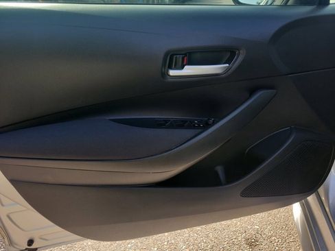 Used 2021 Toyota Corolla LE image 20