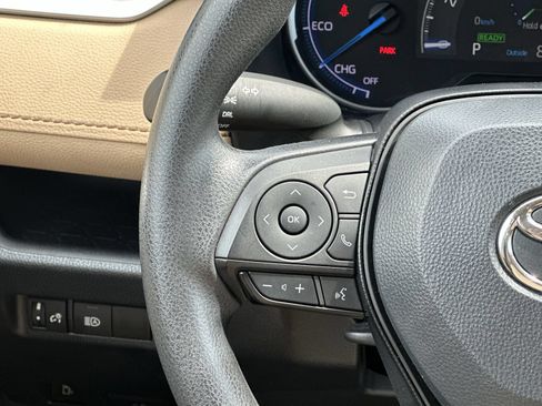 Used 2024 Toyota RAV4 LE AWD/4WD image 20