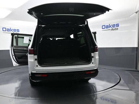 Used 2024 Jeep Wagoneer L Series II w/ Flexible Seating Group image 59