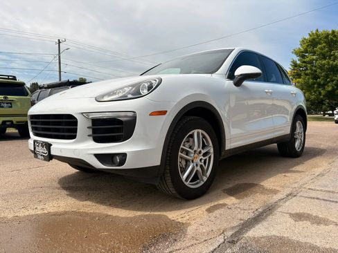Used 2015 Porsche Cayenne S AWD/4WD image 4