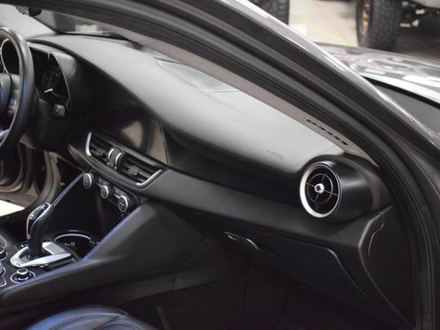 Used 2021 Alfa Romeo Giulia Sprint w/ Nero Edizione image 32