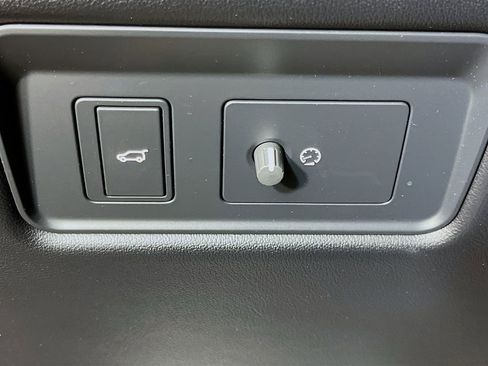 Used 2022 Land Rover Range Rover Sport HST image 13