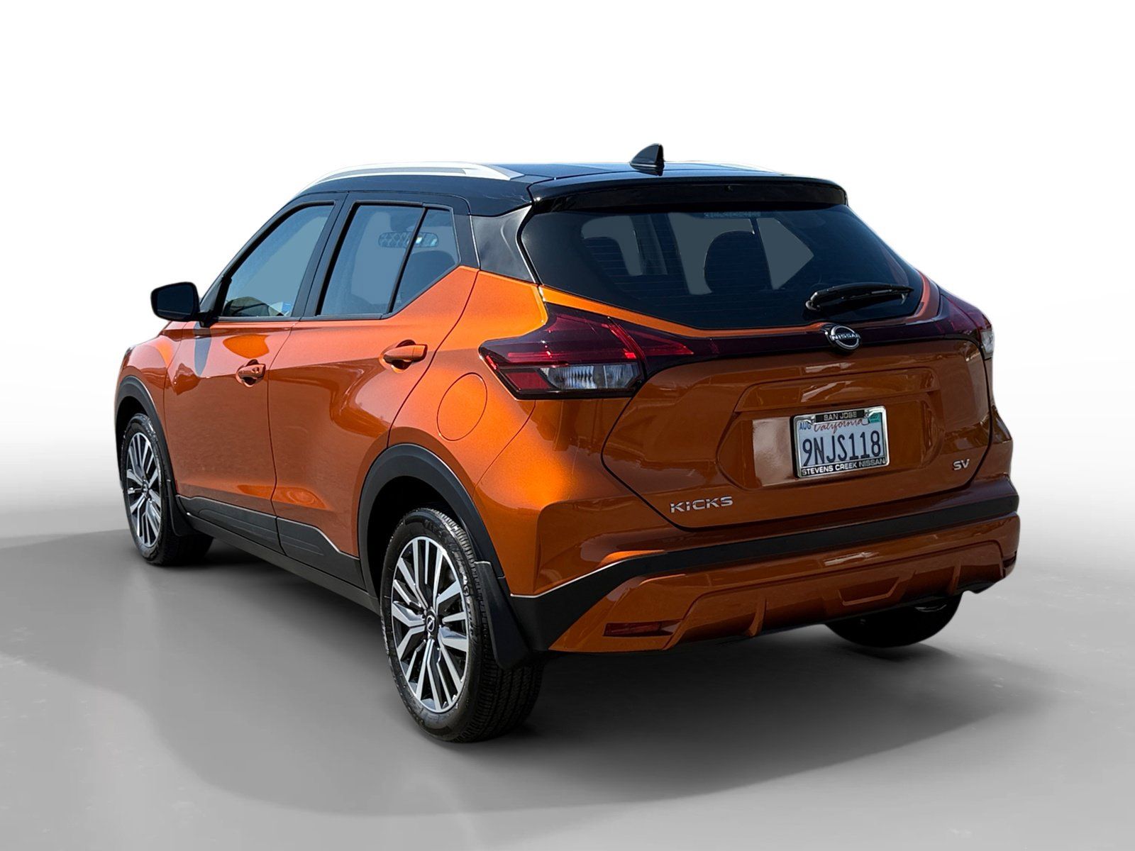 Used 2024 Nissan Kicks SV FWD image 3