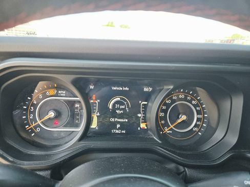 Used 2024 Jeep Wrangler Unlimited Rubicon AWD/4WD image 12