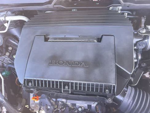 Used 2025 Honda Pilot Touring image 10