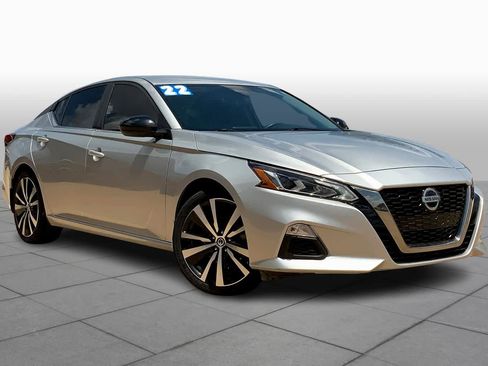 Used 2022 Nissan Altima 2.5 SR image 2