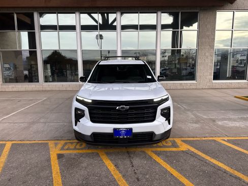 New 2026 Chevrolet Traverse LT w/ Enhanced Driving Package image 2