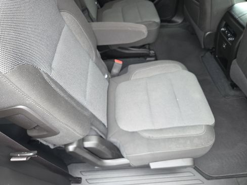 Used 2023 Chevrolet Traverse LT AWD/4WD image 20