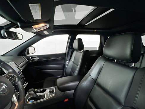 Used 2022 Jeep Grand Cherokee Limited image 22