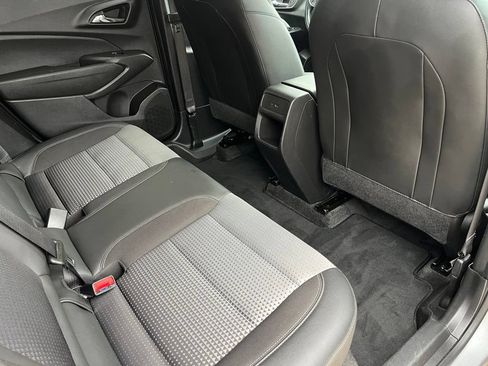 Used 2024 Chevrolet Trax LT w/ Driver Confidence Package FWD image 11