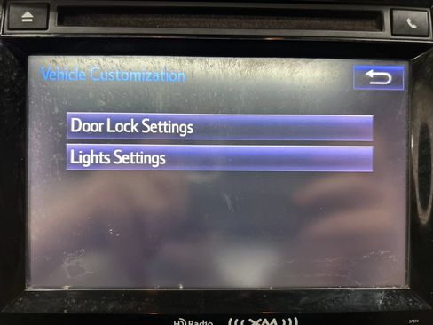 Used 2015 Toyota Tundra Limited w/ Limited Premium Package AWD/4WD image 27