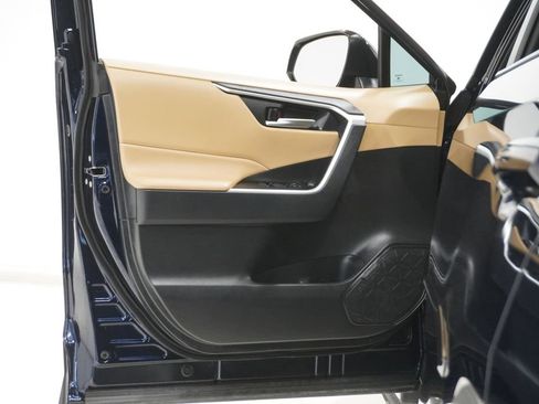 Used 2025 Toyota RAV4 XLE Premium image 14