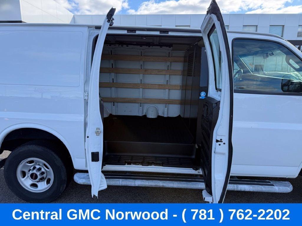 Used 2025 GMC Savana 2500 w/ Driver Convenience Package RWD image 10
