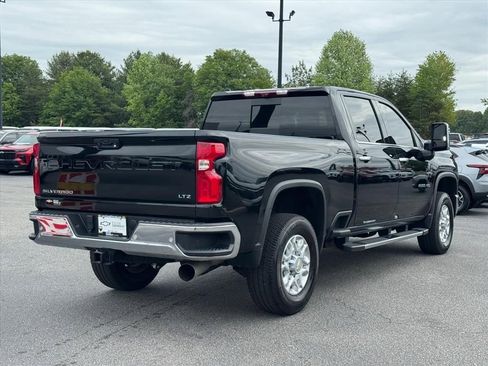 Used 2024 Chevrolet Silverado 2500 LTZ w/ LTZ Premium Package AWD/4WD image 3