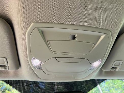 Used 2019 Ford Escape SE image 25