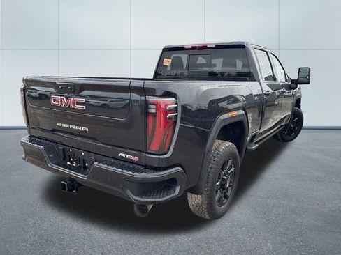 Used 2025 GMC Sierra 2500 AT4 w/ AT4 Premium Plus Package AWD/4WD image 4