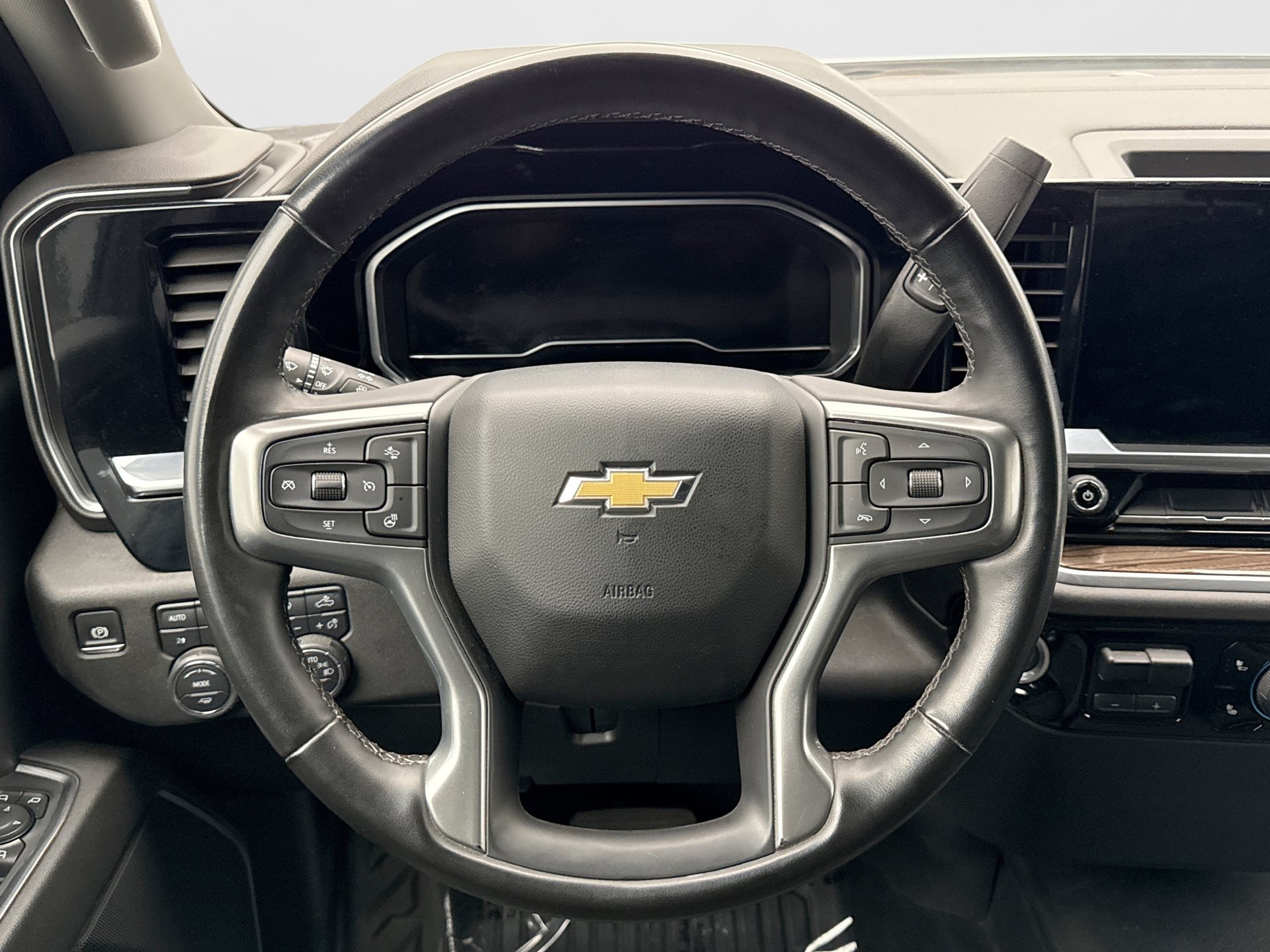 Used 2024 Chevrolet Silverado 2500 LT w/ Convenience Package AWD/4WD image 12