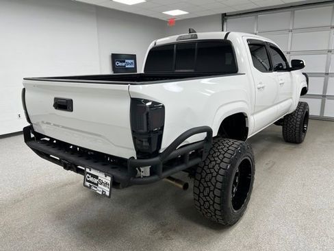 Used 2020 Toyota Tacoma SR AWD/4WD image 9