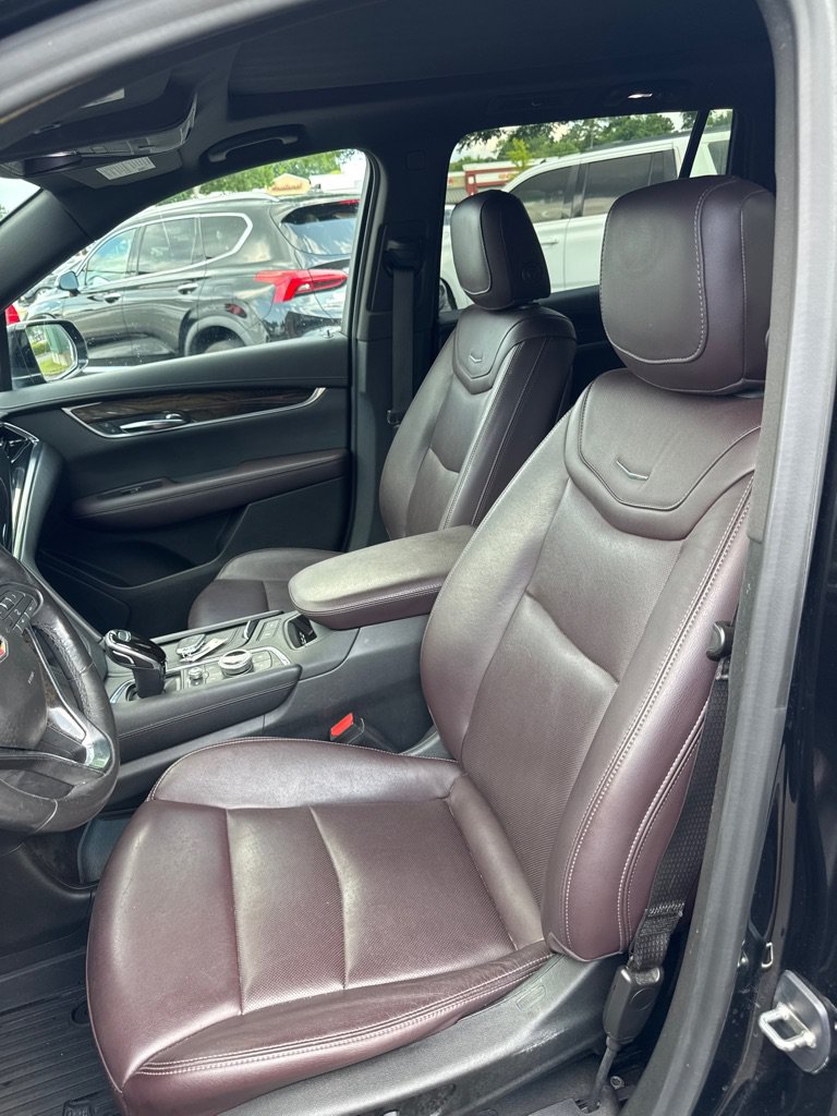 Used 2021 Cadillac XT6 Premium Luxury FWD image 7
