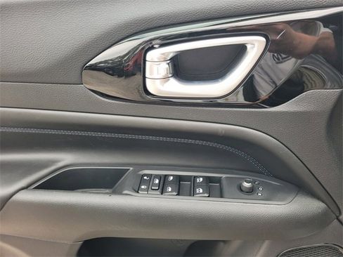 New 2026 Jeep Compass Latitude image 22