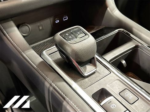 Used 2024 Nissan Pathfinder SL image 19