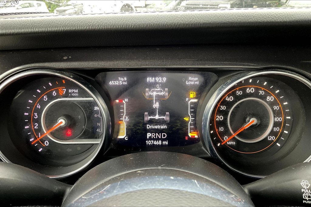 Used 2021 Jeep Wrangler Unlimited Sahara AWD/4WD image 13