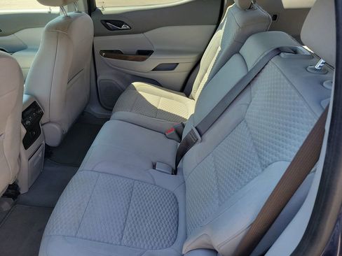 Used 2018 GMC Acadia SLE image 16