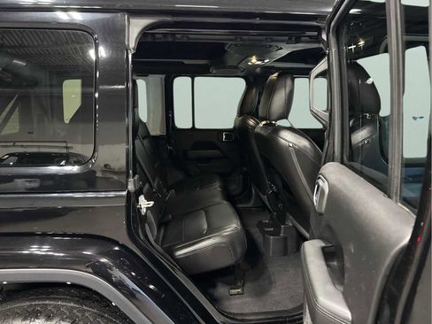 Used 2021 Jeep Wrangler Unlimited Sahara image 27