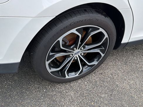 Used 2019 Ford Taurus SHO AWD/4WD image 9