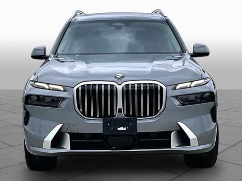 Used 2026 BMW X7 xDrive40i AWD/4WD image 3