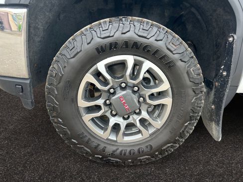 Used 2023 GMC Sierra 3500 SLE w/ SLE Convenience Package AWD/4WD image 14