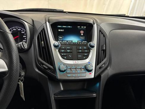 Used 2017 Chevrolet Equinox LT FWD image 34
